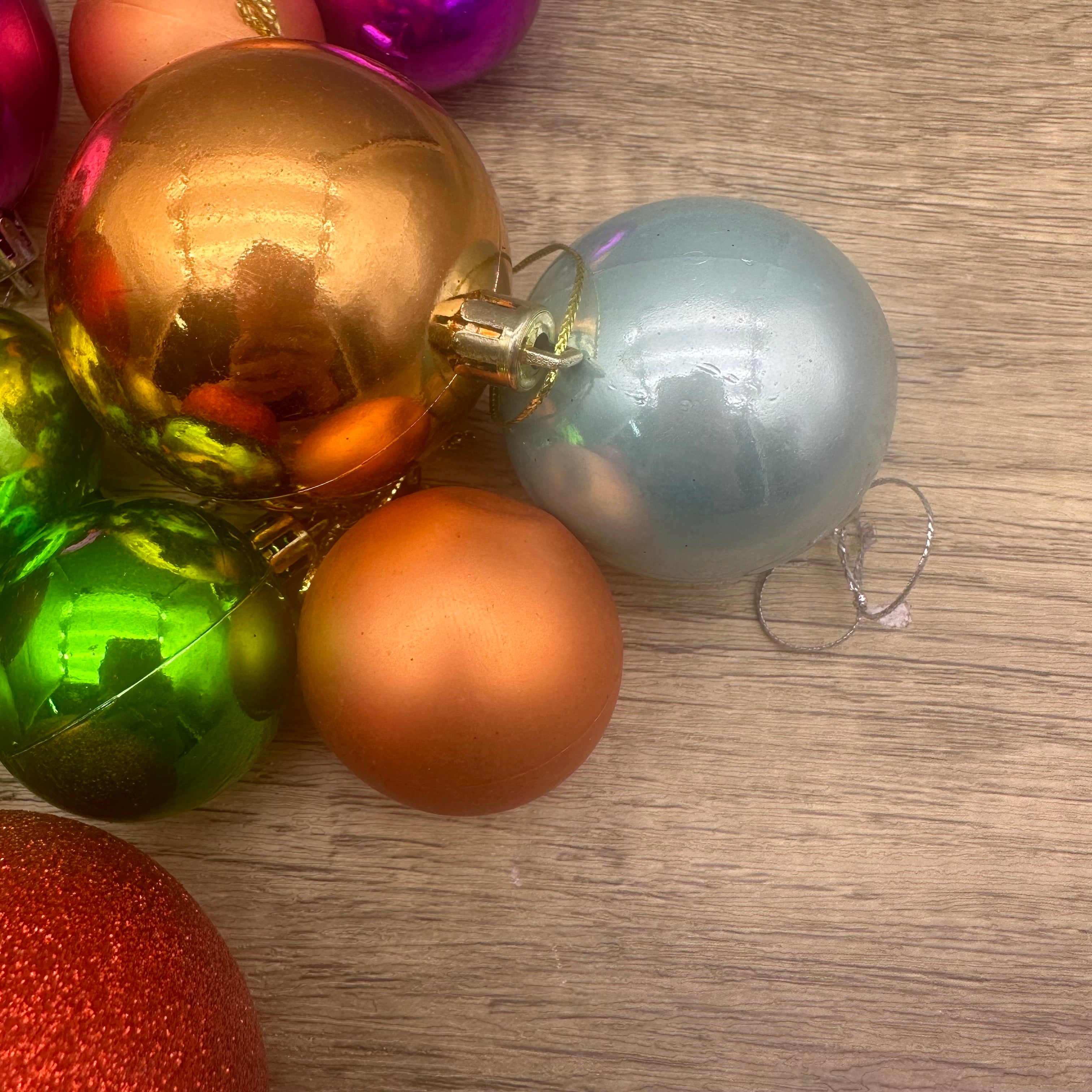 APRAGAZ-_Christmastreeorna-06.jpg